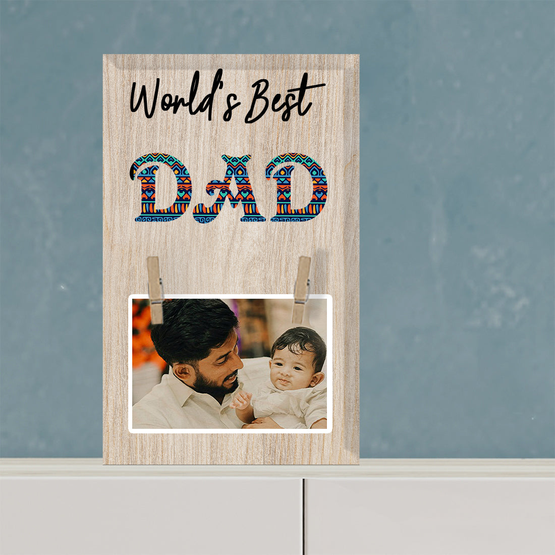 Table Top 3d frame with 2 clips and 3 photos
