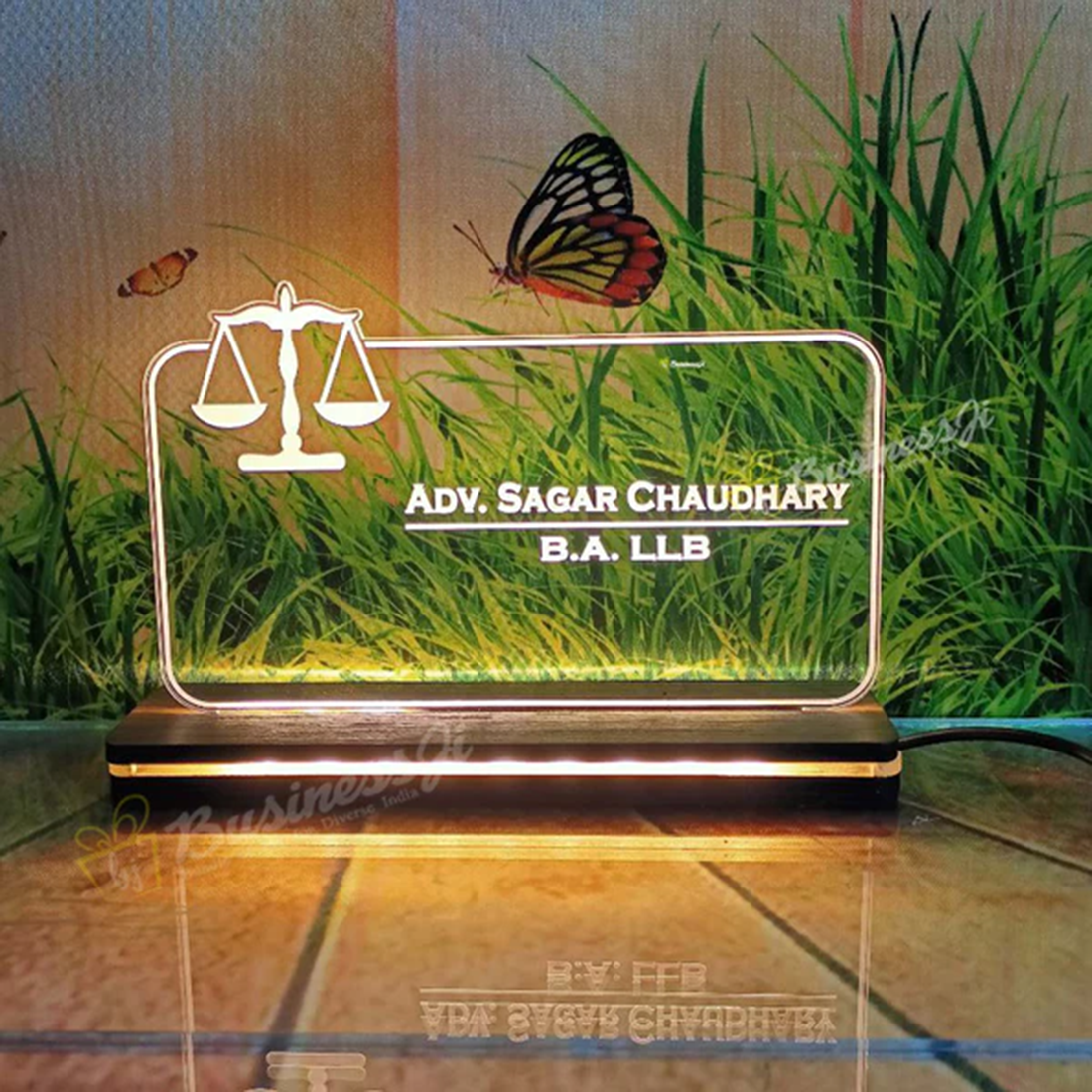 Lawyer  led Stand 1.O