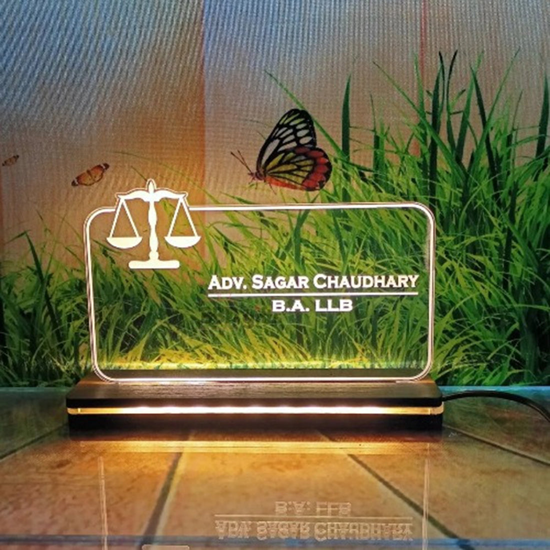 Lawyer  led Stand 1.O